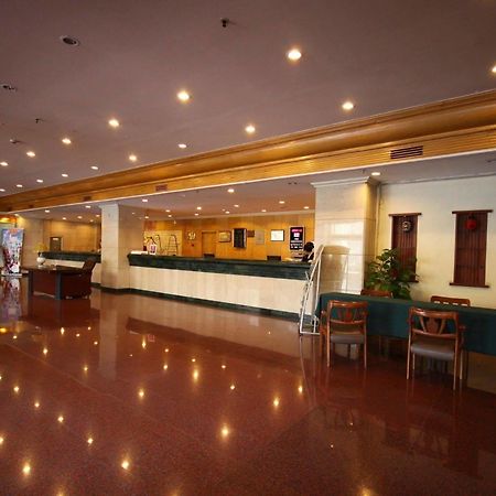 Hampton By Hilton Dalian Zhongshan Exteriör bild